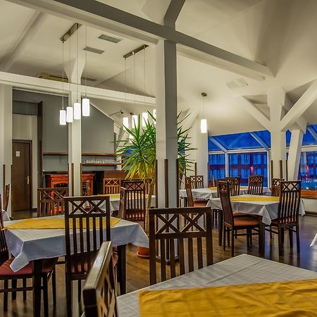 Hotel Maria Radauti Luaran gambar