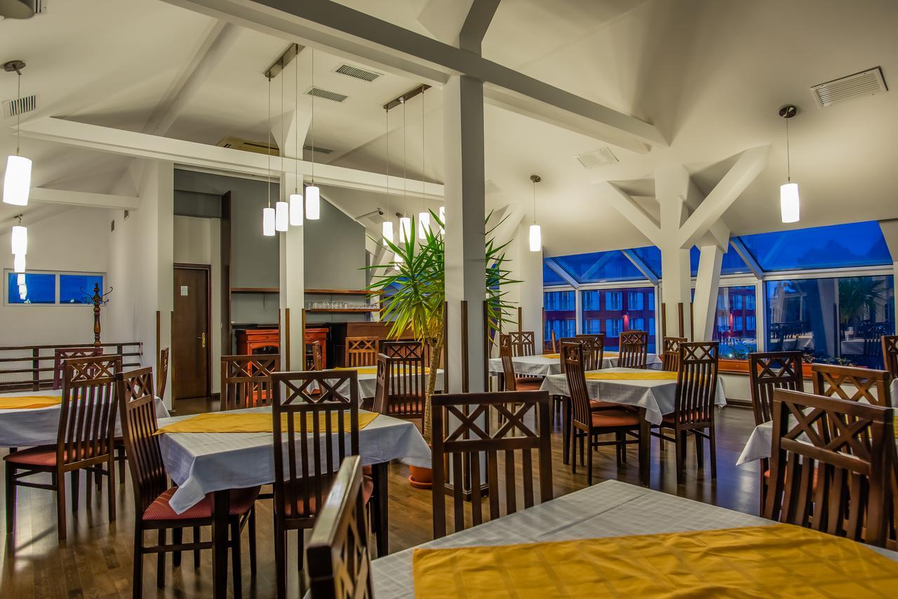 Hotel Maria Radauti Luaran gambar