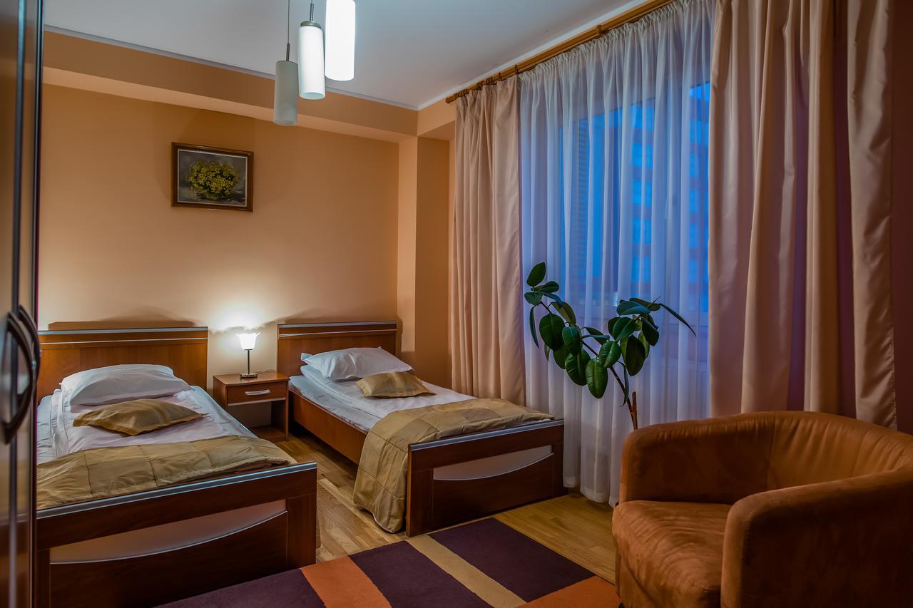 Hotel Maria Radauti Luaran gambar