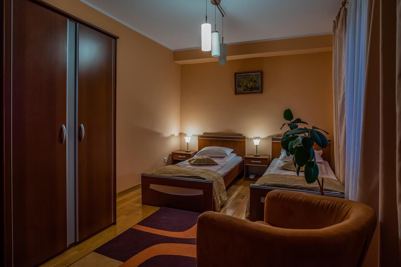 Hotel Maria Radauti Luaran gambar
