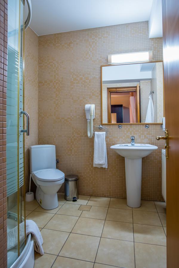 Hotel Maria Radauti Luaran gambar